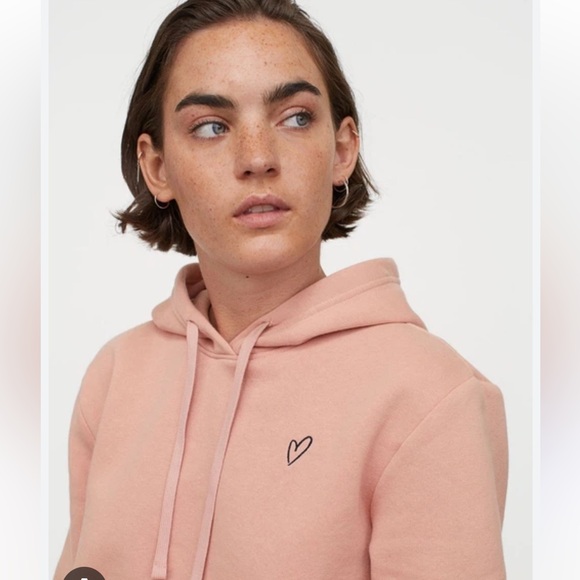 H&M Oversized Powder Pink Hoodie Sweatshirt Embroidered Heart - Picture 2 of 7